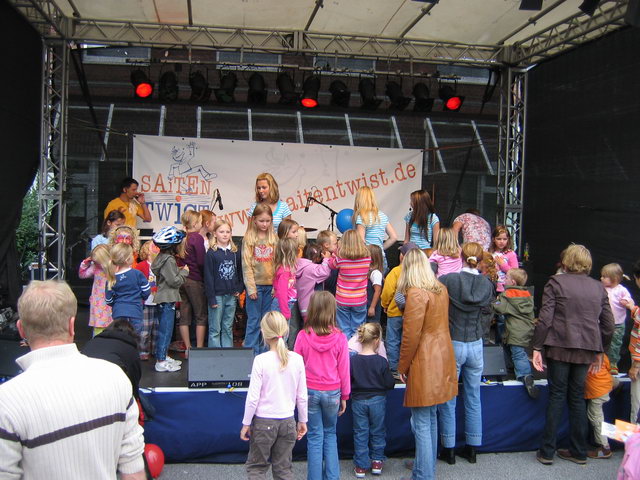 gal/2007/2007 Ruettenscheider Kinderfest/2007 Saitentwist Ruettenscheider Kinderfest 1.9. 363.jpg